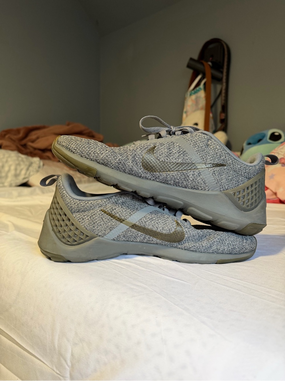 Nike Men’s Grey Knit Athletic Sneakers
